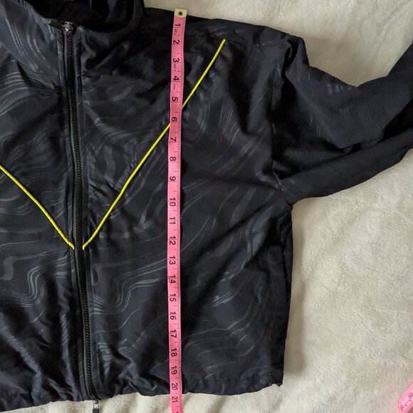 Fabletics Black and green hooded windbreaker - loose fit - Picture 16 of 16